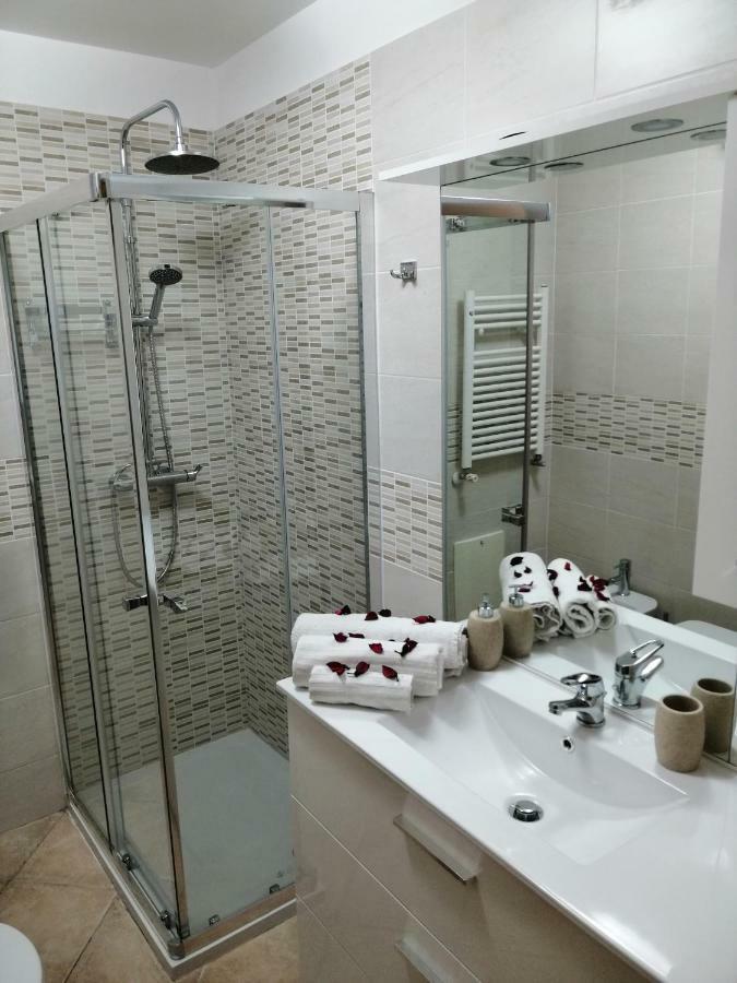 Ad Un Passo Dal Duomo "2" Appartement Napels Buitenkant foto